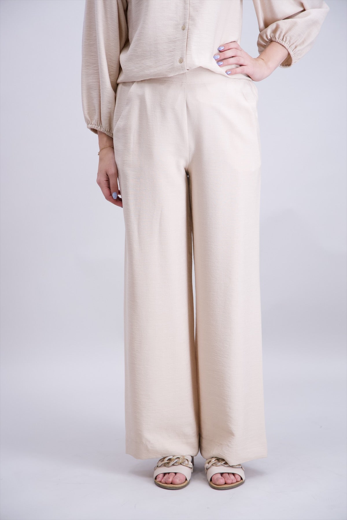 2 BEIGE