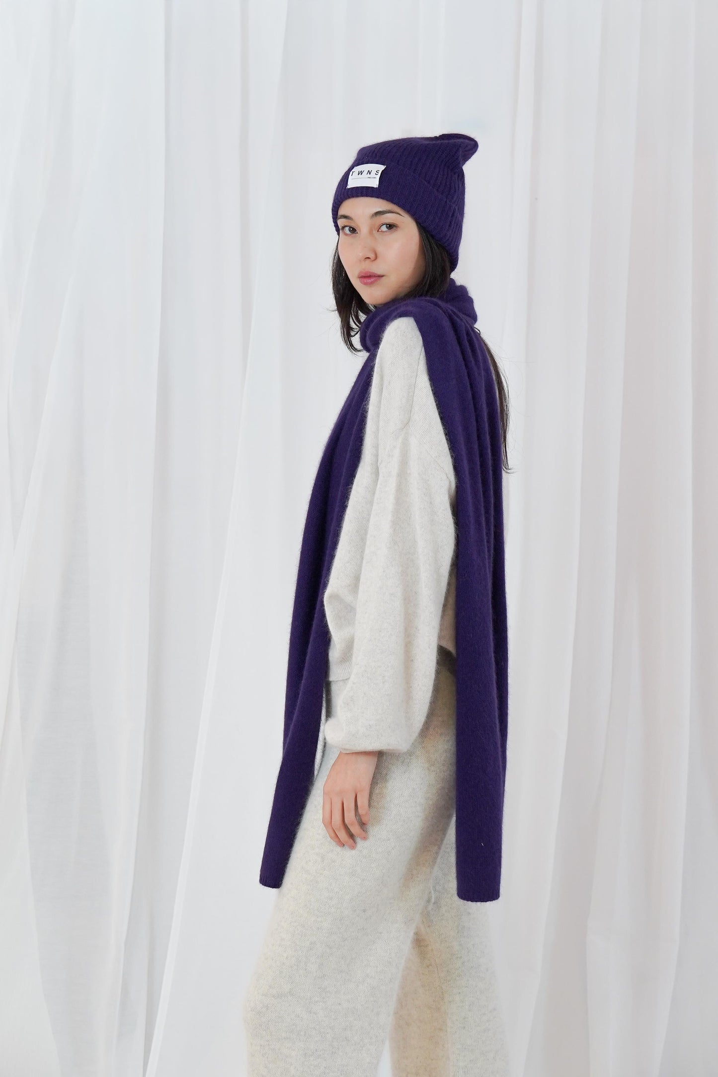 P053 AUBERGINE