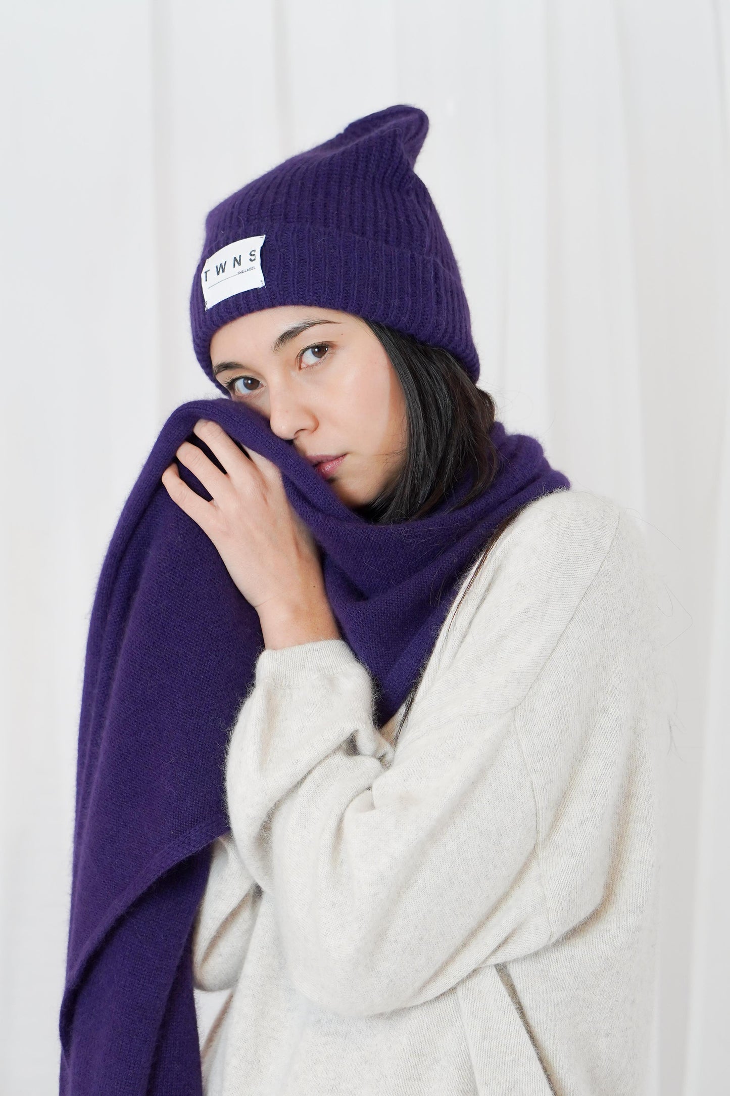 P053 AUBERGINE