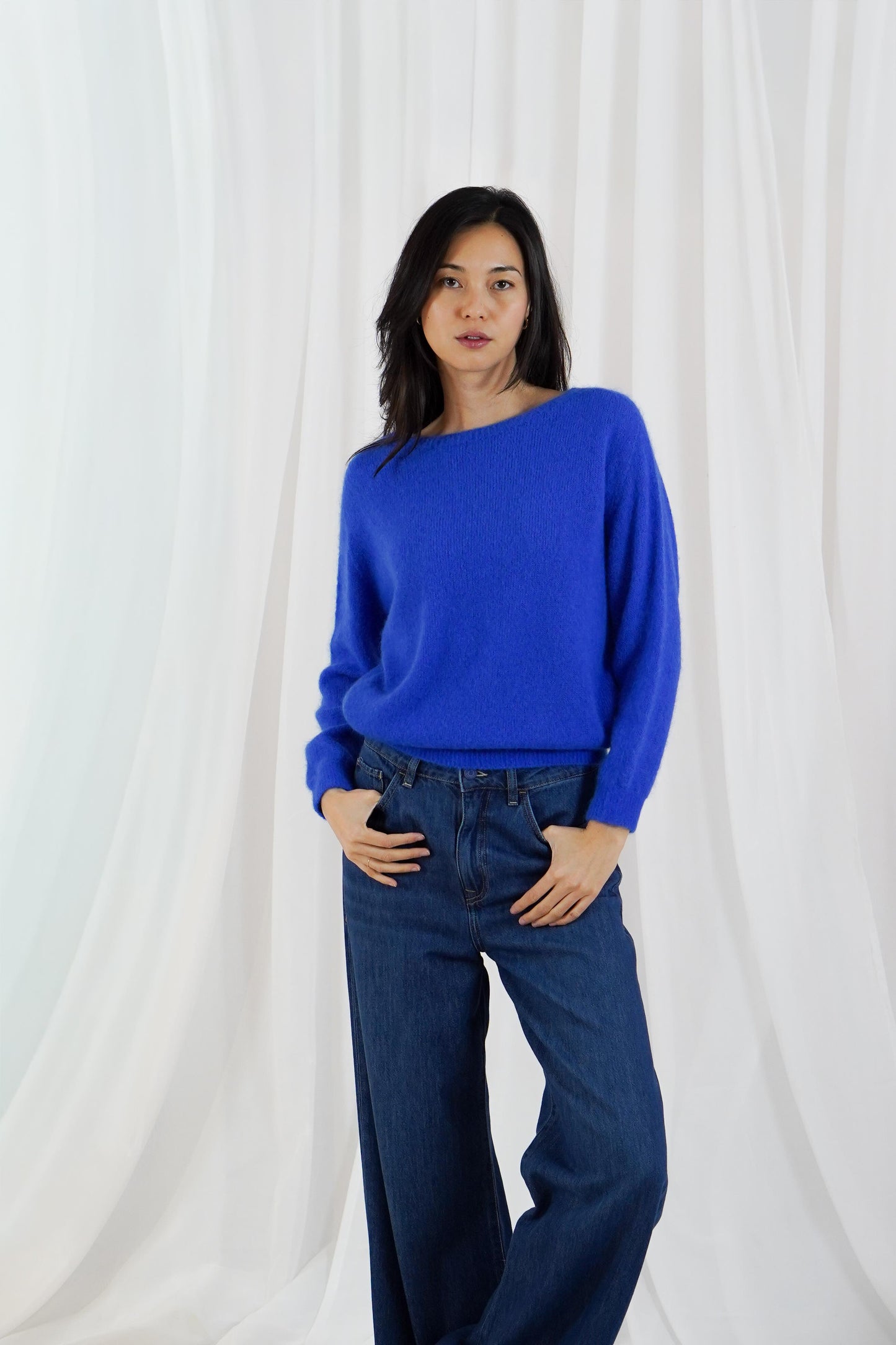 142 ELECTRIC BLUE