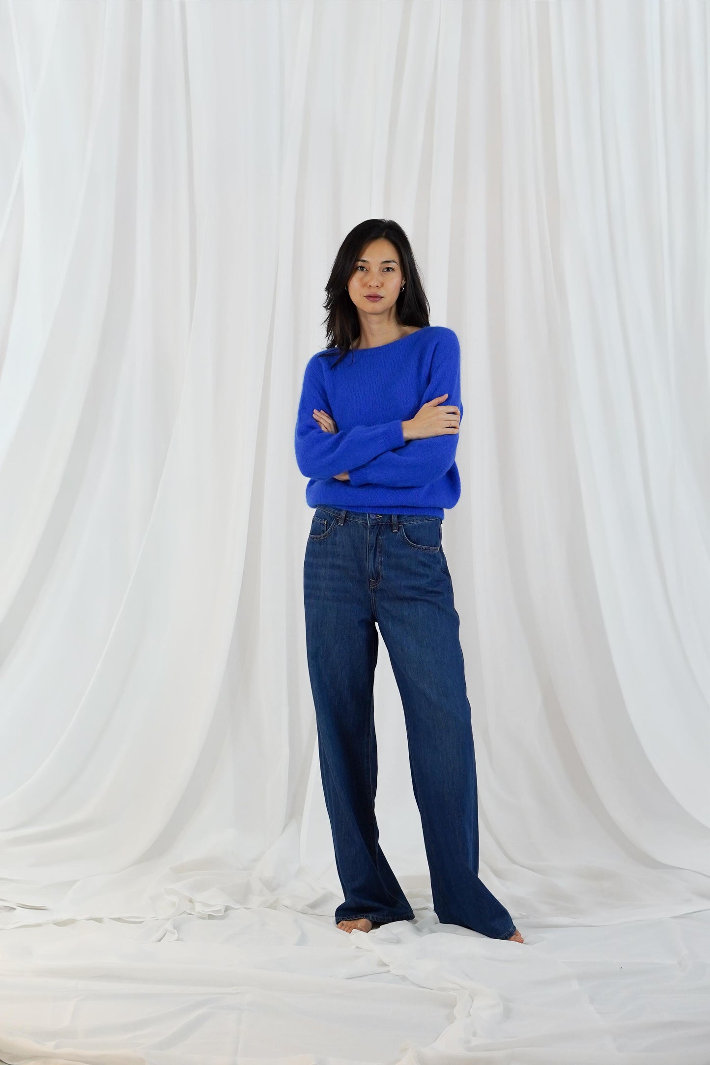 142 ELECTRIC BLUE