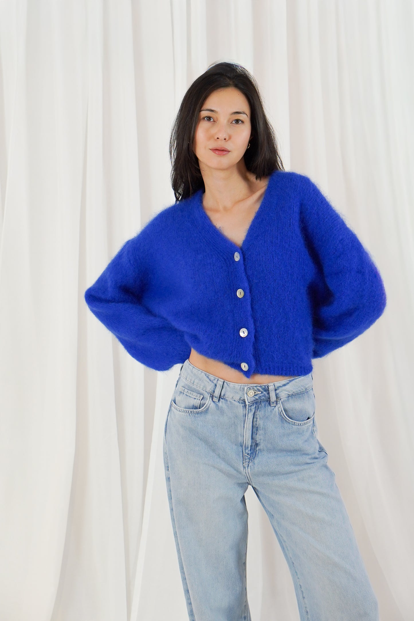 142 ELECTRIC BLUE 