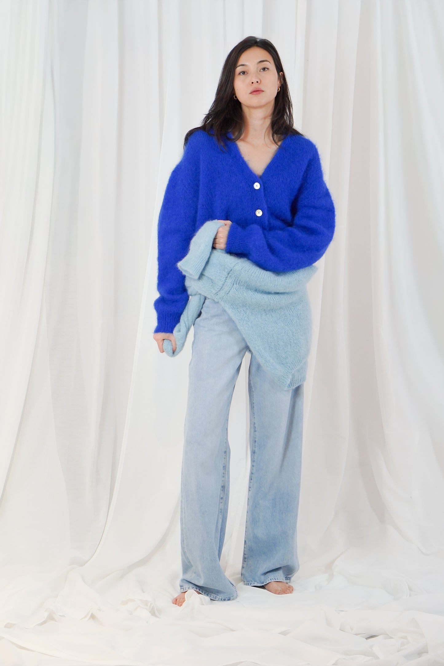 142 ELECTRIC BLUE 