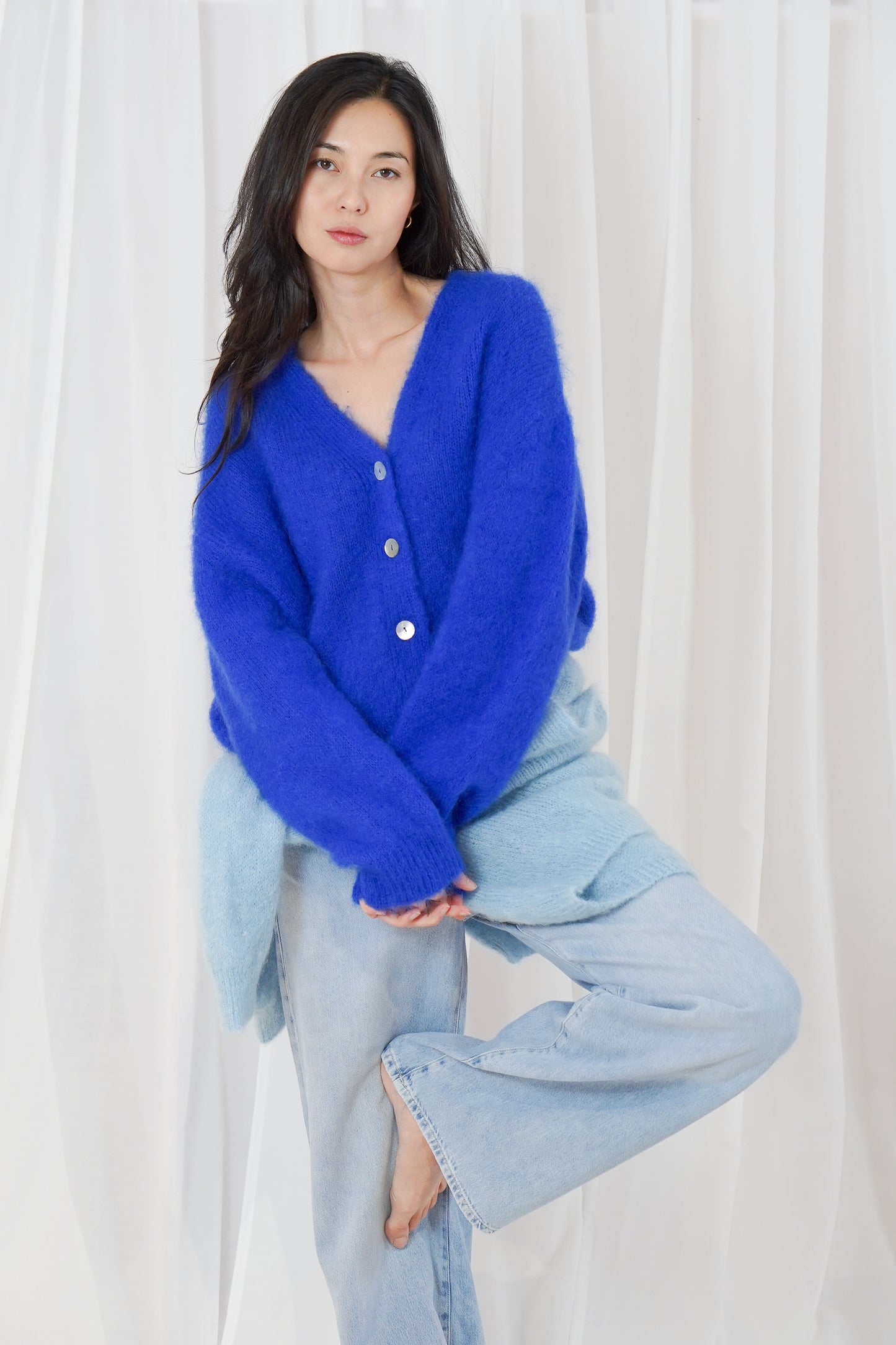 142 ELECTRIC BLUE 