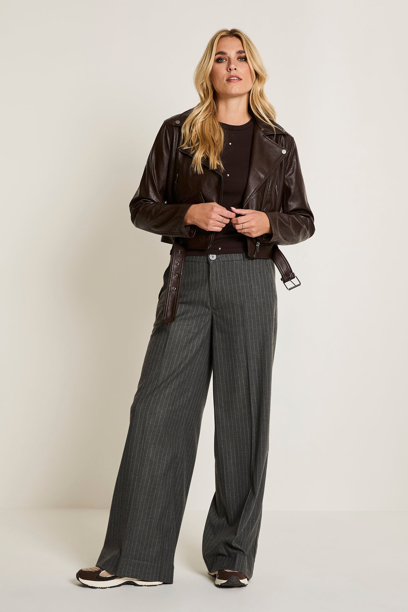 P173-PINSTRIPE ANTHRACITE