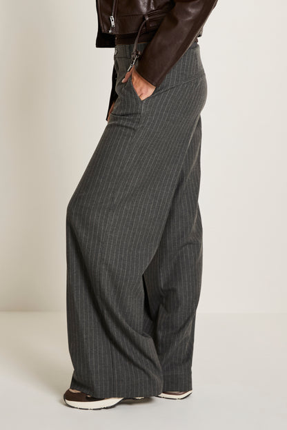 P173-PINSTRIPE ANTHRACITE