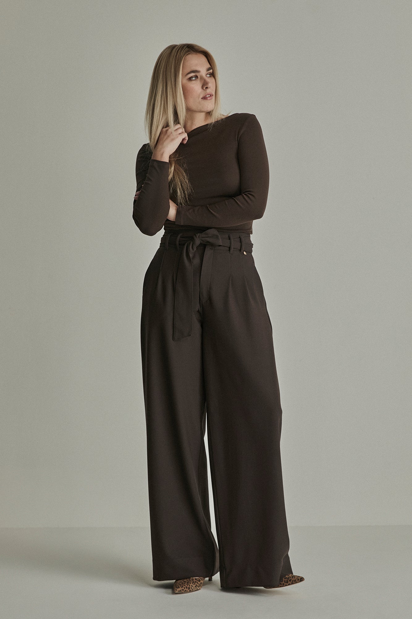 205 DEEP BROWN