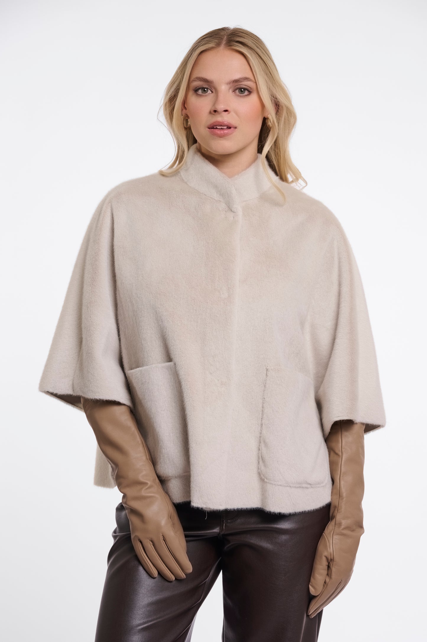 FAINT TAUPE