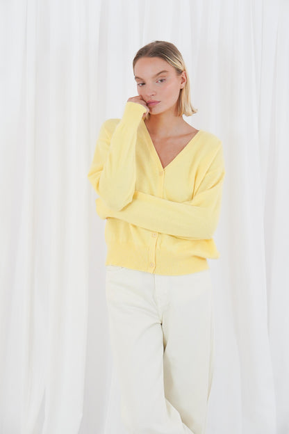 P012 BUTTER YELLOW 