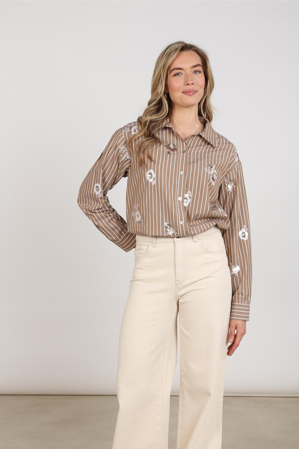 TAUPE OFFWHITE