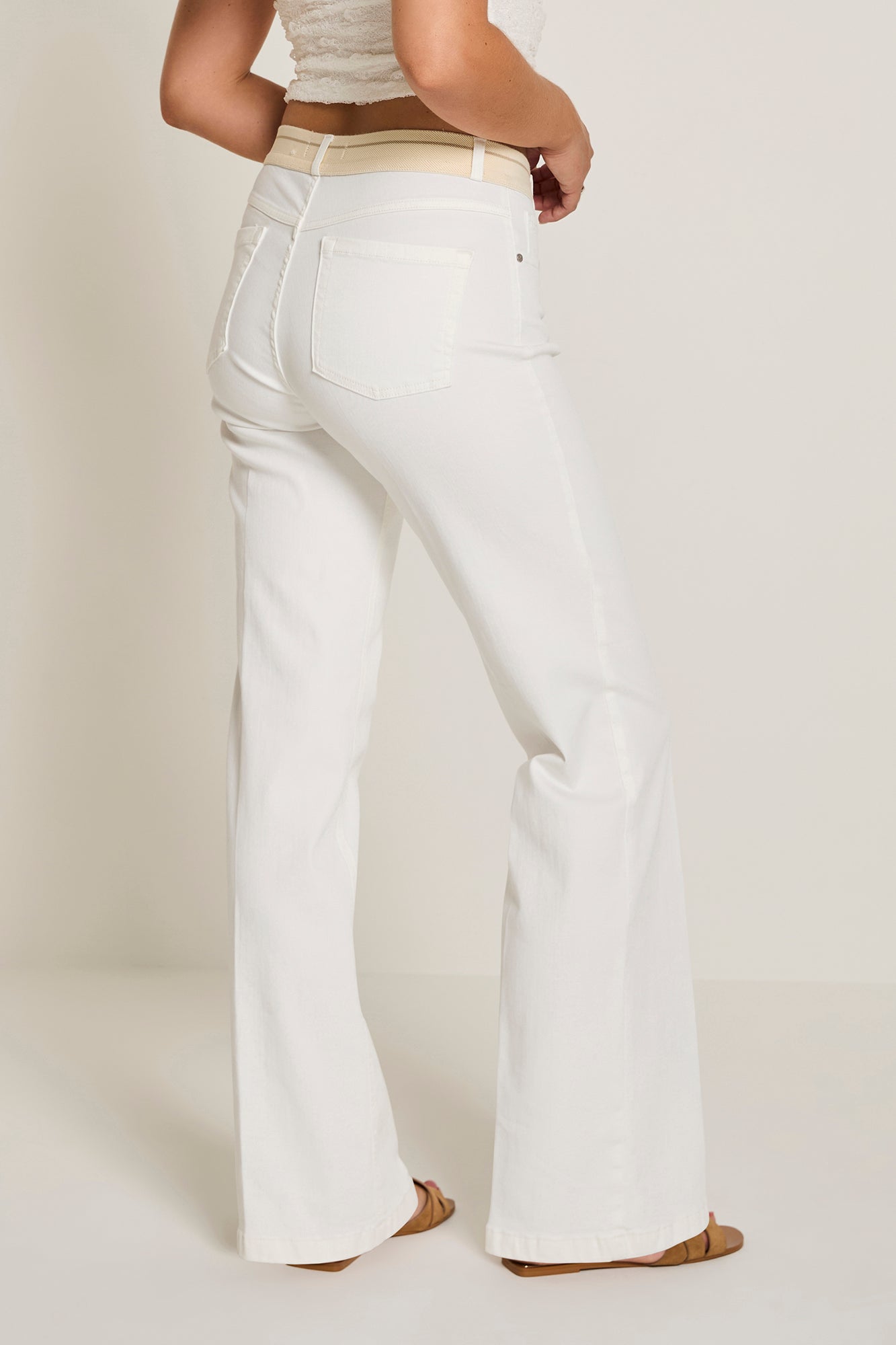 002 WHITE
