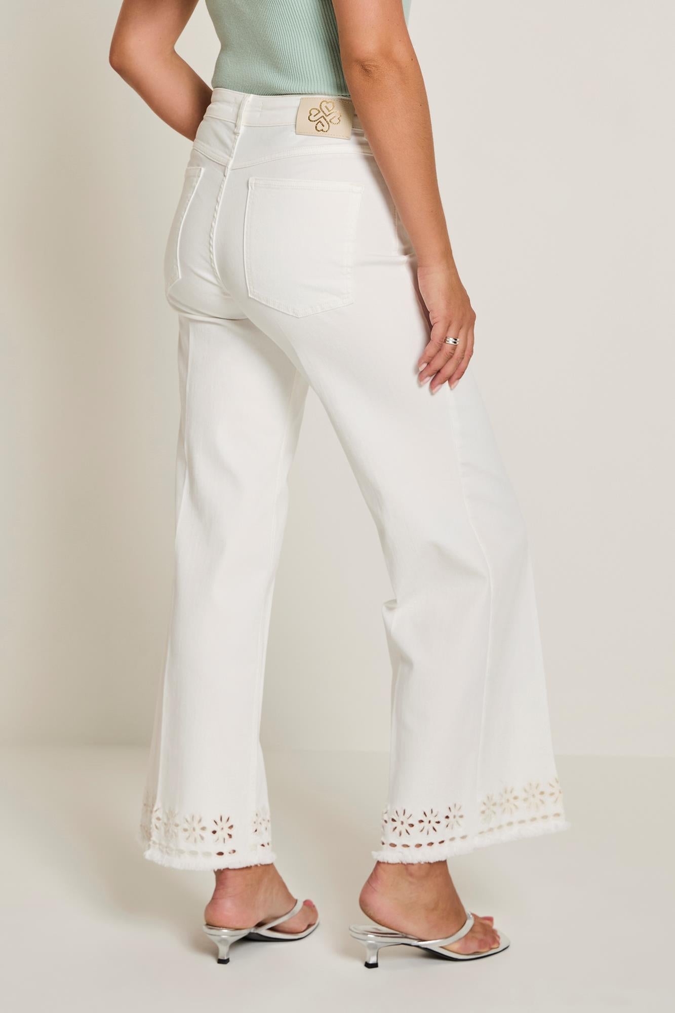 002 WHITE