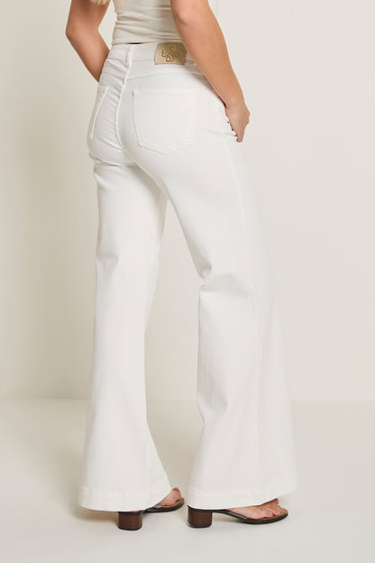 002 WHITE
