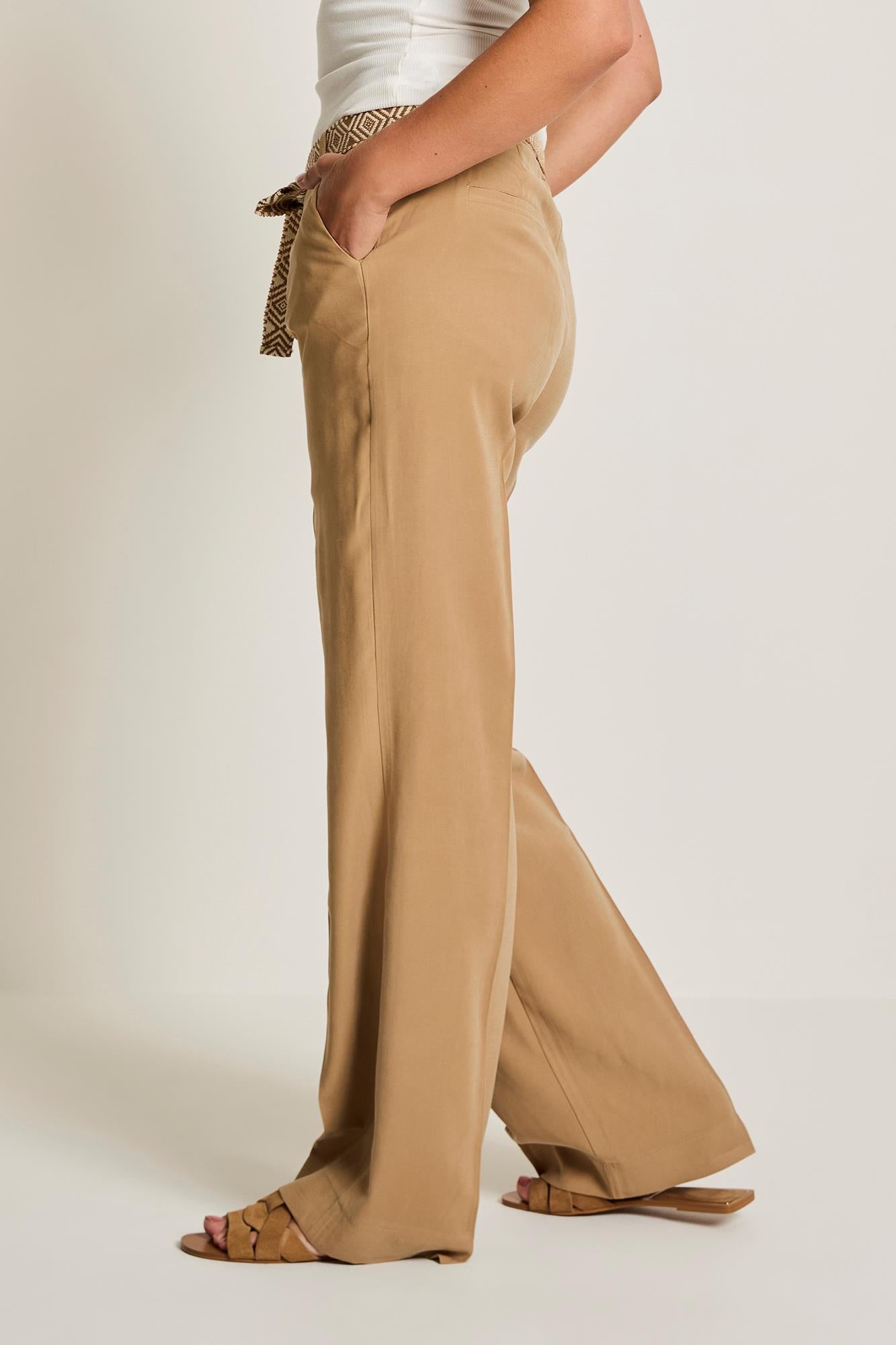 204 CAMEL